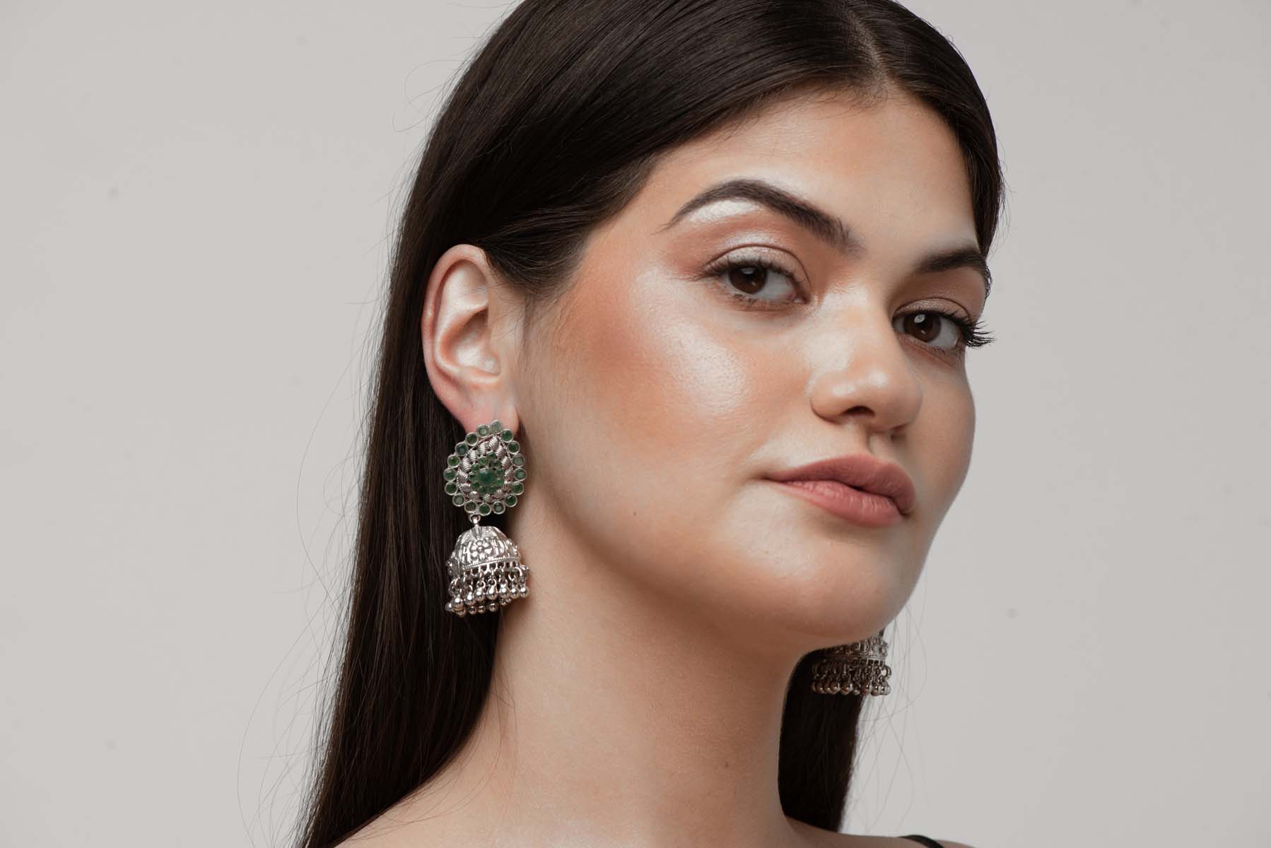 Indus Valley Emerald Jhumka Earrings image 3