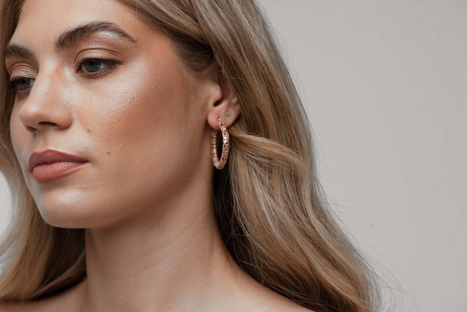 Italian Cutout Hoop Earrings (Rose Gold) image 2