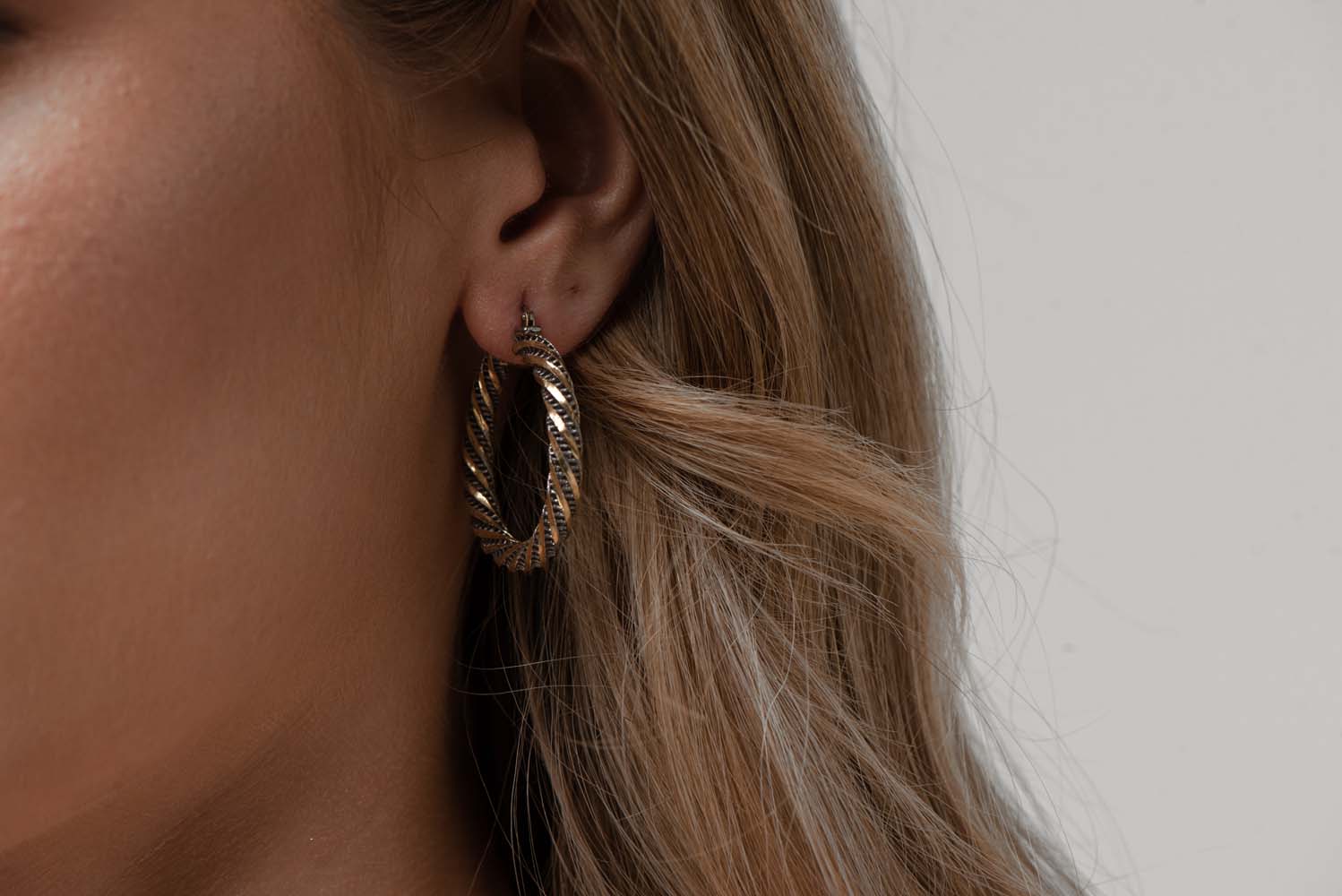 Italian Gold Swirl Hoop Earrings image 4