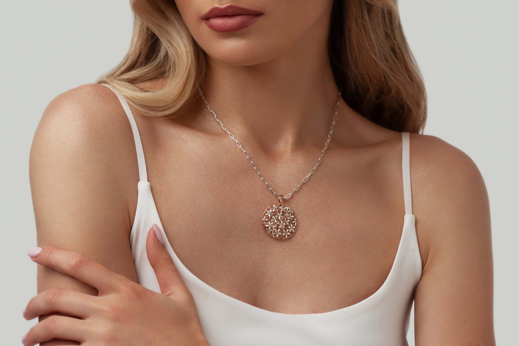 Italian Dainty Flowers Pendant (Rose Gold) image 3