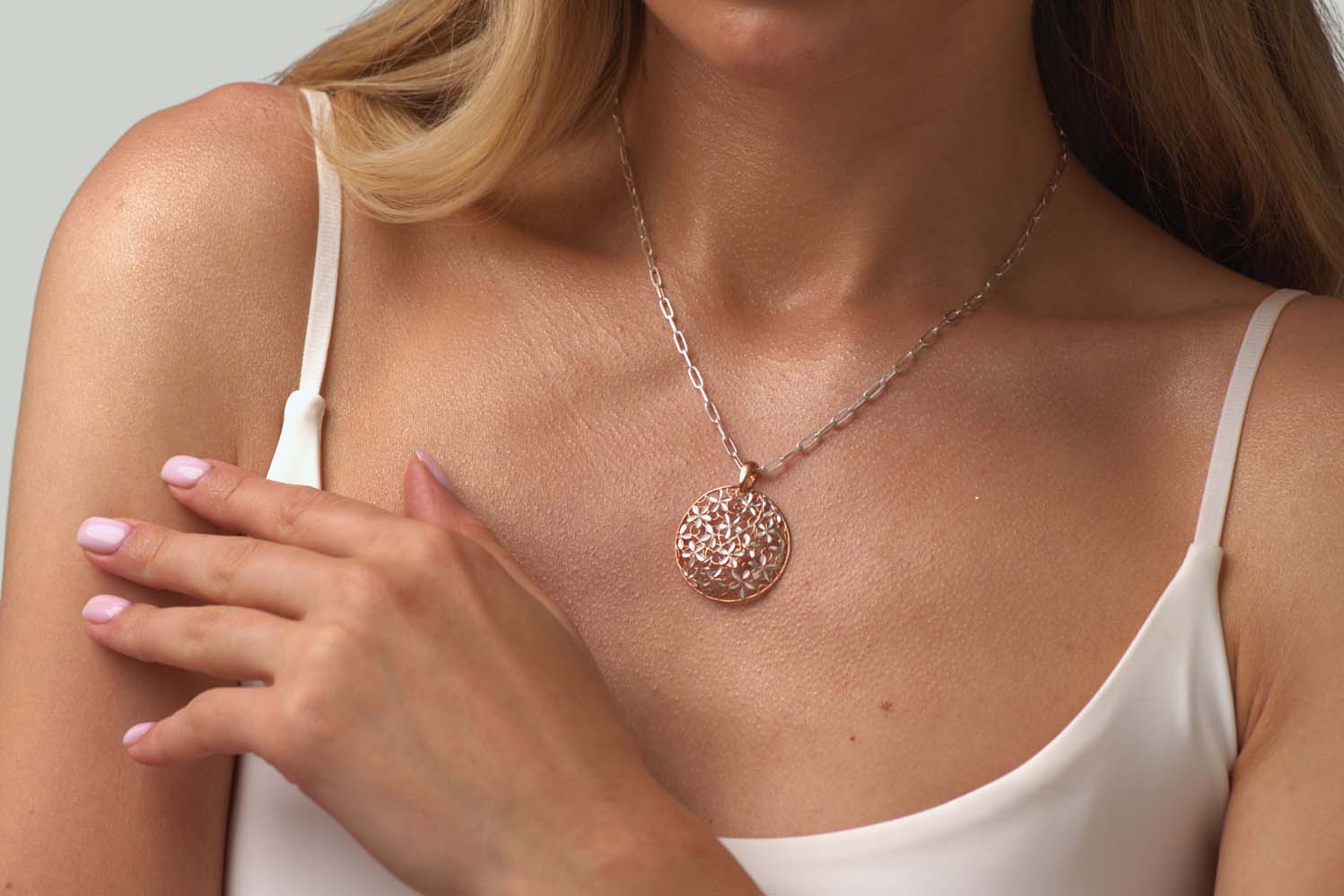 Italian Dainty Flowers Pendant (Rose Gold) image 4